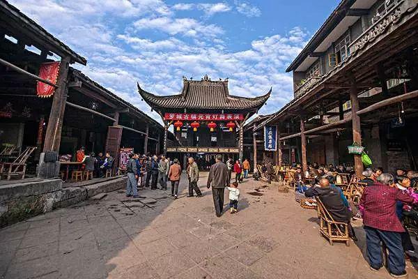 全国最好的财经类大学游戏画面